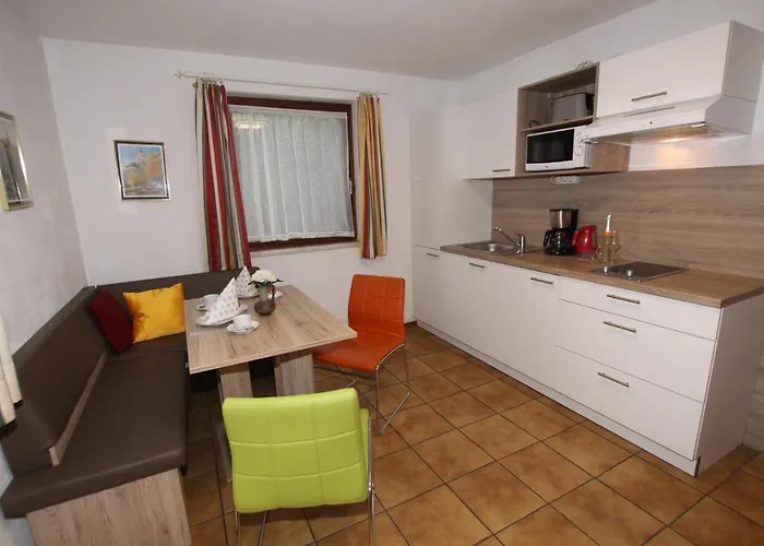 Wessely Am Golfplatz Apartman *