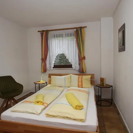 Wessely Am Golfplatz Apartment *